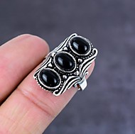 Серебряное кольцо 482. Стильное серебряное кольцо с черным  ониксом.Размер кольца 18.5